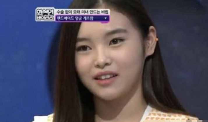 韩国妈妈为女儿“徒手”整形16年，单眼皮变双眼皮，酷似宋慧乔！