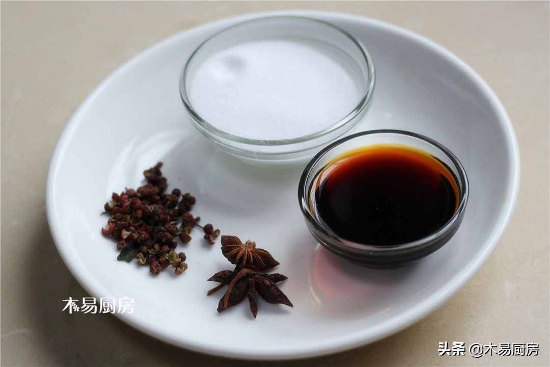 大蒜怎么腌好吃？史上最简单的咸蒜腌法，用料简单，脆爽下饭