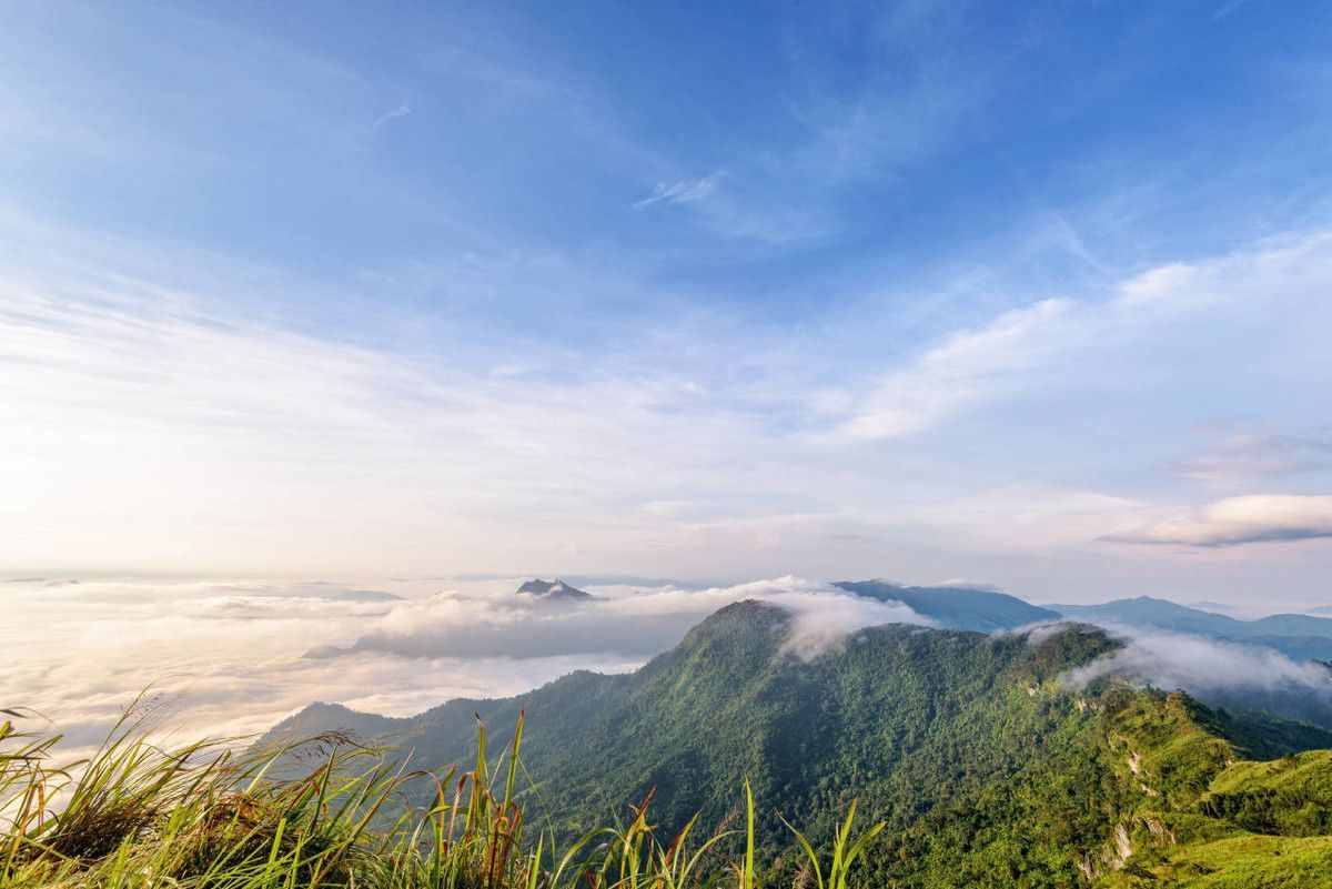 老人言：行百里者半九十，亏功一篑未成山