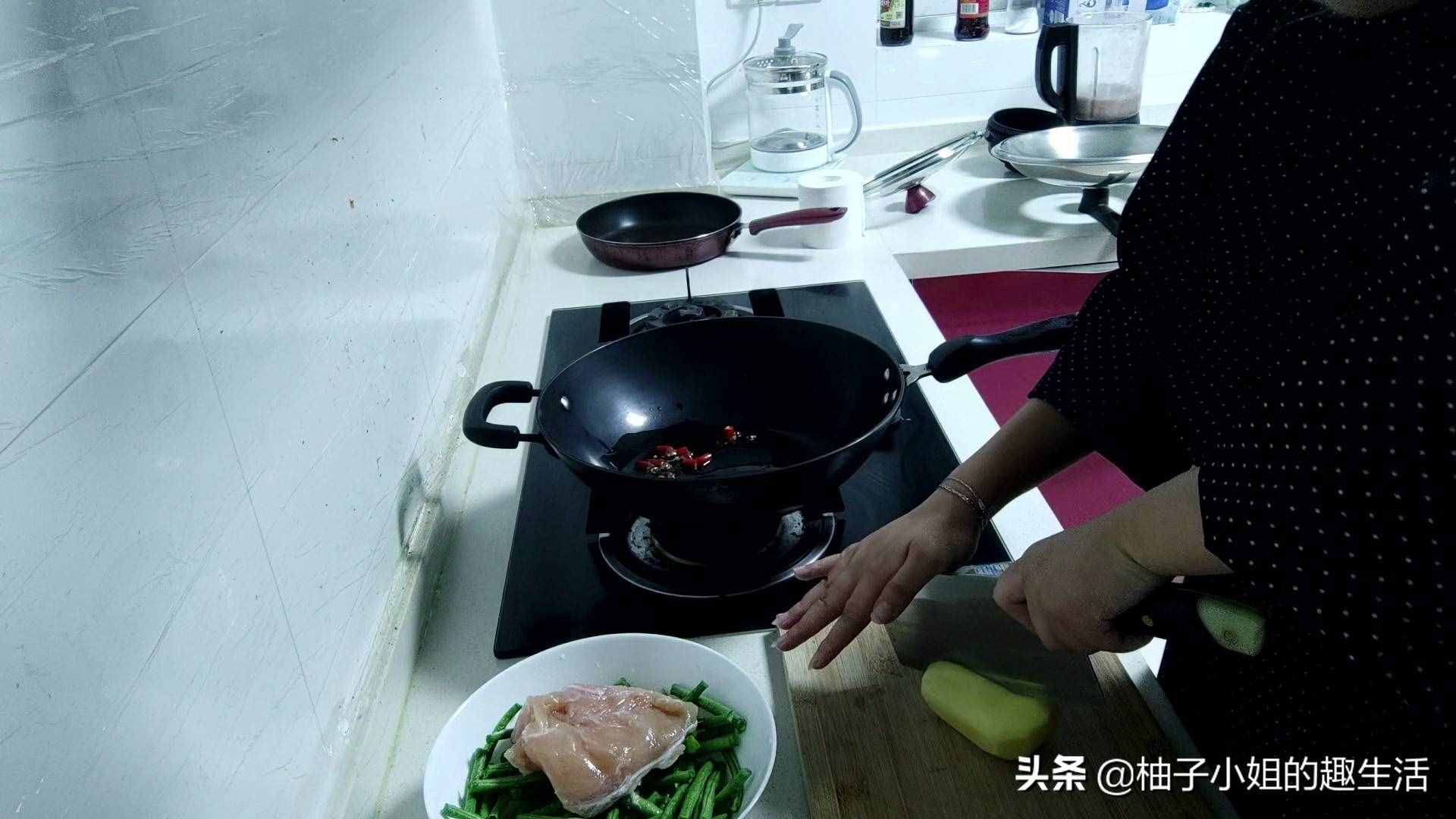好吃的土豆炖豆角，仅仅只需要土豆和豆角，想吃就快来跟我一起做