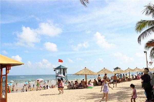 4日旅游精选：建议大家：去海边玩，别就知道带泳衣！这几样东西也一定要带上