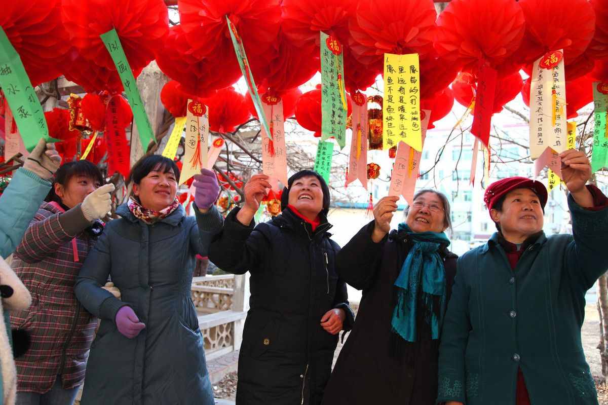央视猜灯谜“画时圆 写时方 冬时短 夏时长 打一字”来挑战吧