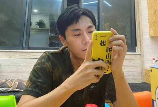 一起去爬山什么梗，一起爬山吗什么意思，带你去爬山什么梗