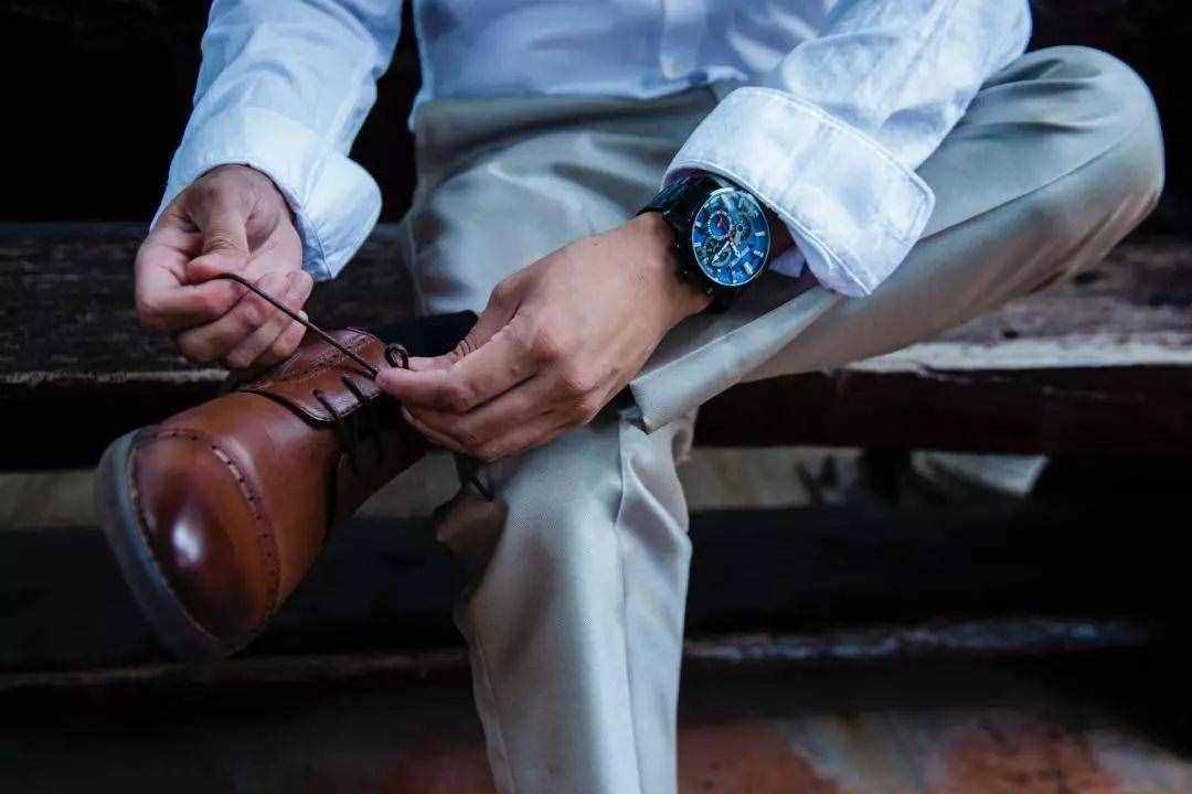 「形象礼仪」 男士正装皮鞋怎么选？