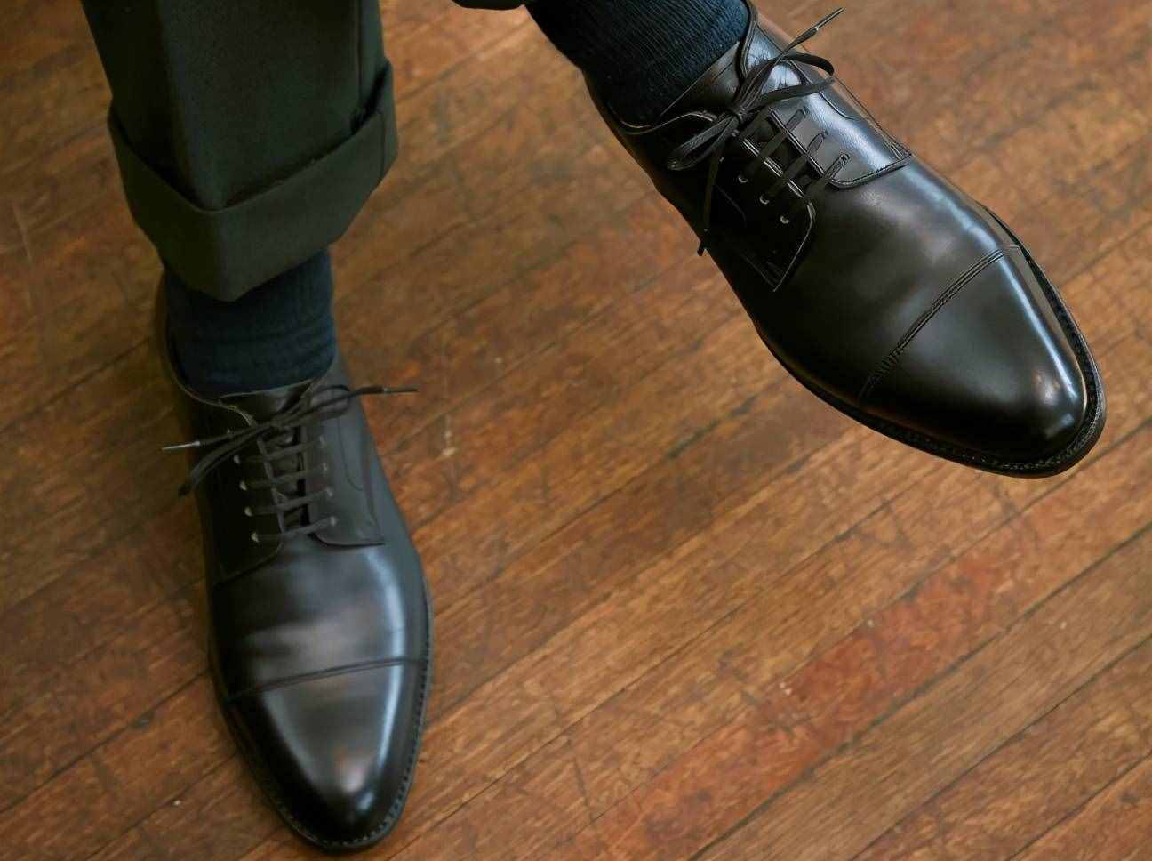 「形象礼仪」 男士正装皮鞋怎么选？