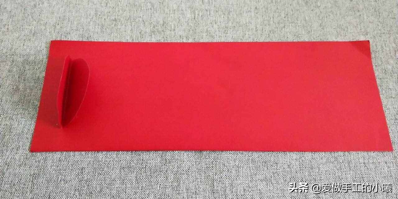 快过年了，用彩纸做个红红火火的灯笼吧，灯笼折纸图解