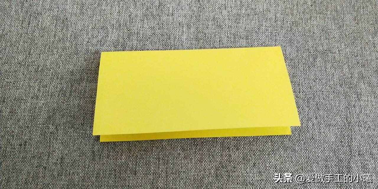 快过年了，用彩纸做个红红火火的灯笼吧，灯笼折纸图解