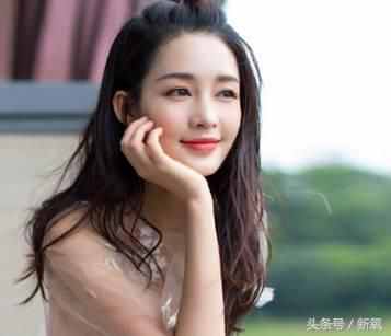 短短几个月，李沁的一口大黄牙居然变白了！她是怎么做到的？