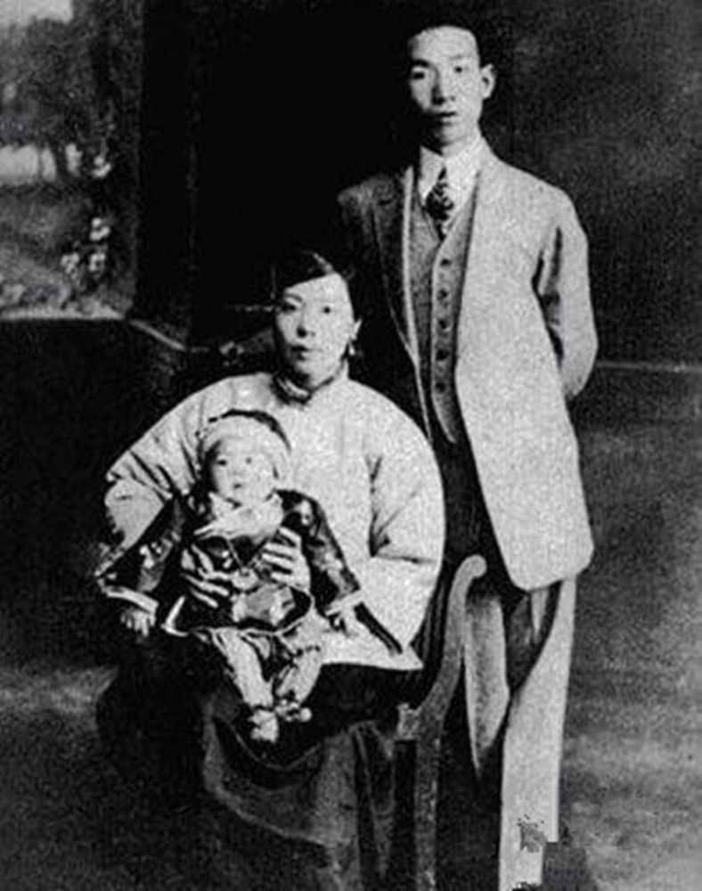 相识60天，郁达夫将王映霞拐入旅馆，但4天后痛哭：宁可不认识她