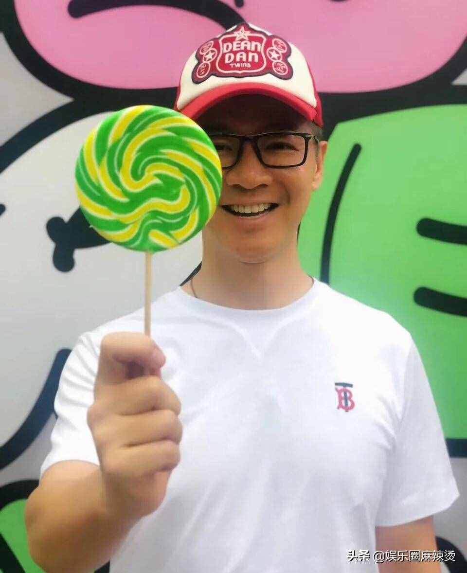 梁永斌“整容”了吗？时隔多年再度跟柯蓝同框，如今颜值判若两人