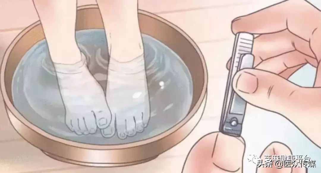你的指甲分层了？教你轻松辨别灰指甲