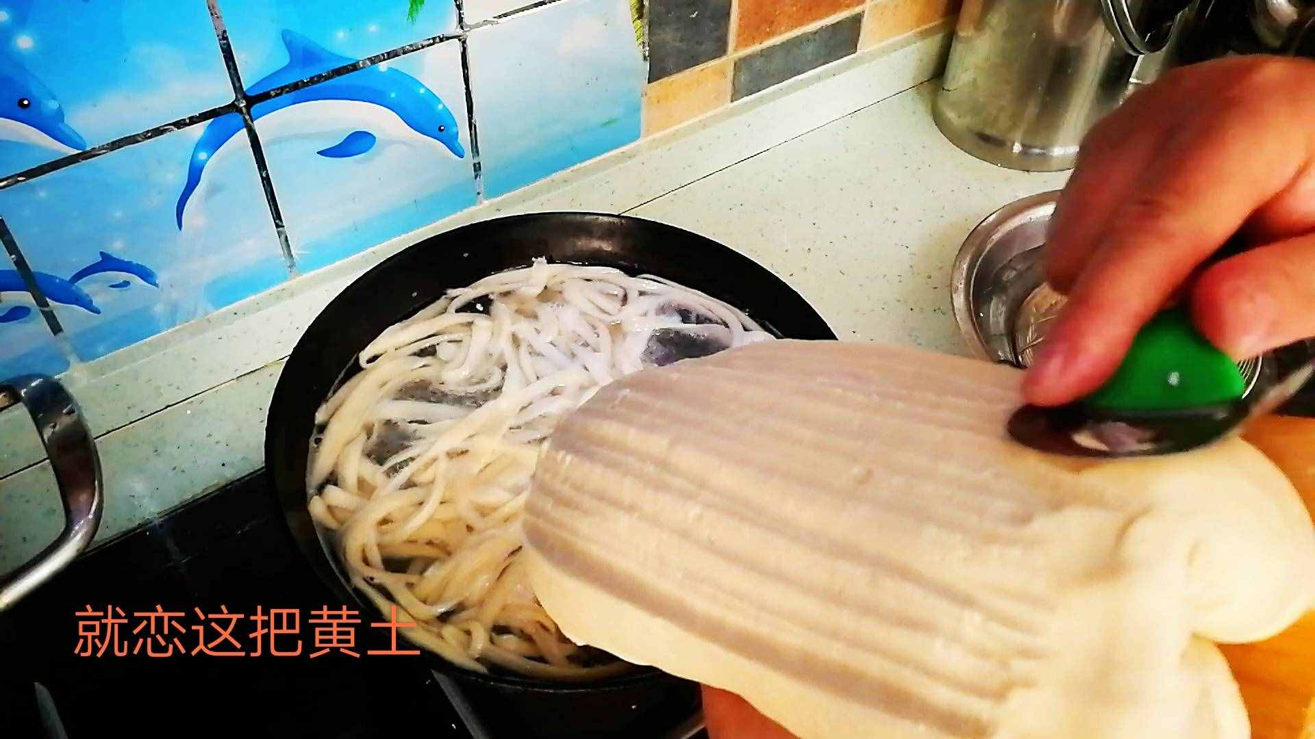 在家也能做刀削面！和面、削面毫无保留告诉你，一看就会，快收藏