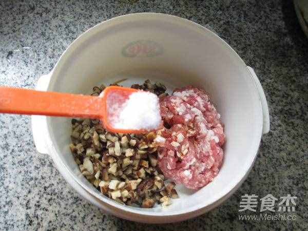 香菇肉馅饺子的步骤