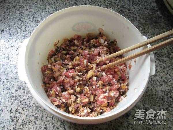 香菇肉馅饺子的步骤