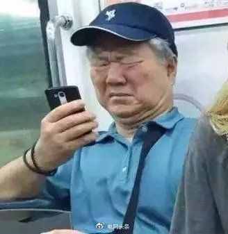 电源开关上的“
