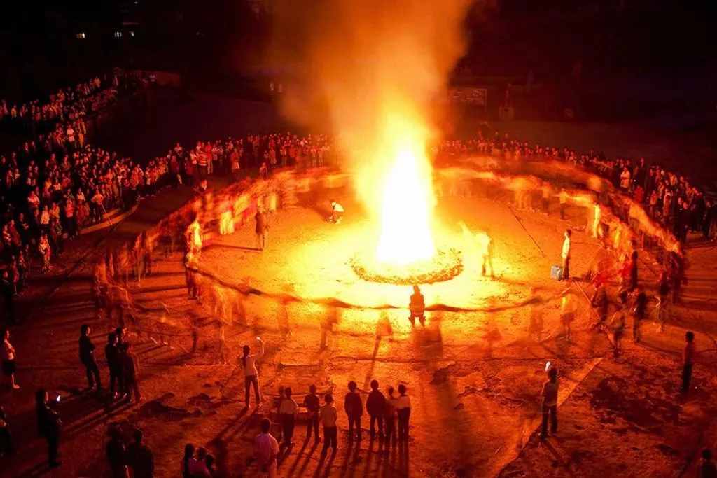 幸福吉祥，薪火相传——彝族火把节