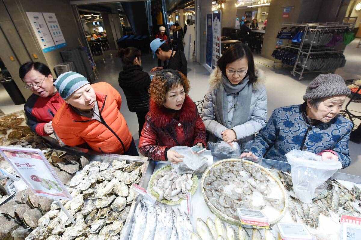 河南老板开蔬菜超市，“卖蔬菜送冰箱”，反倒年赚88万，你也行