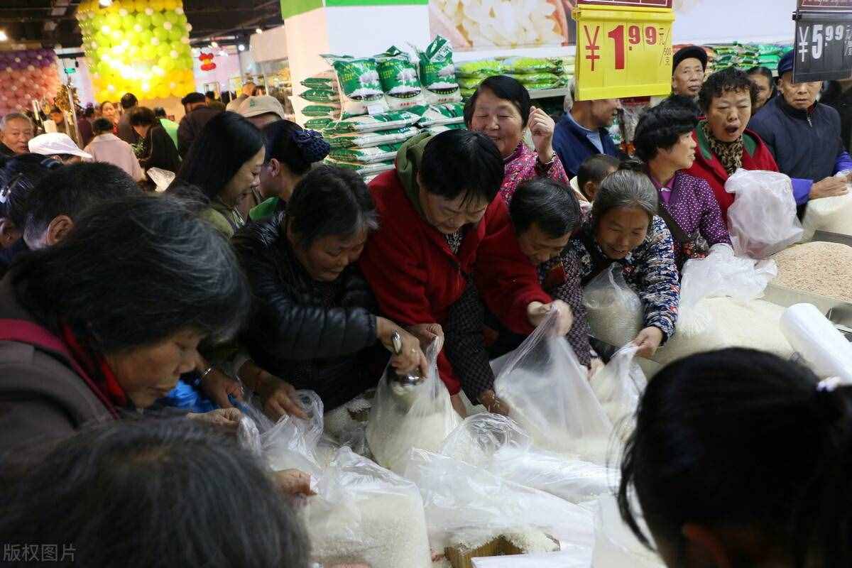 河南老板开蔬菜超市，“卖蔬菜送冰箱”，反倒年赚88万，你也行