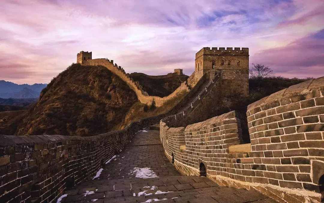 万里长城共有8851公里，国际摄影师用无人机拍摄到无人涉足的禁区