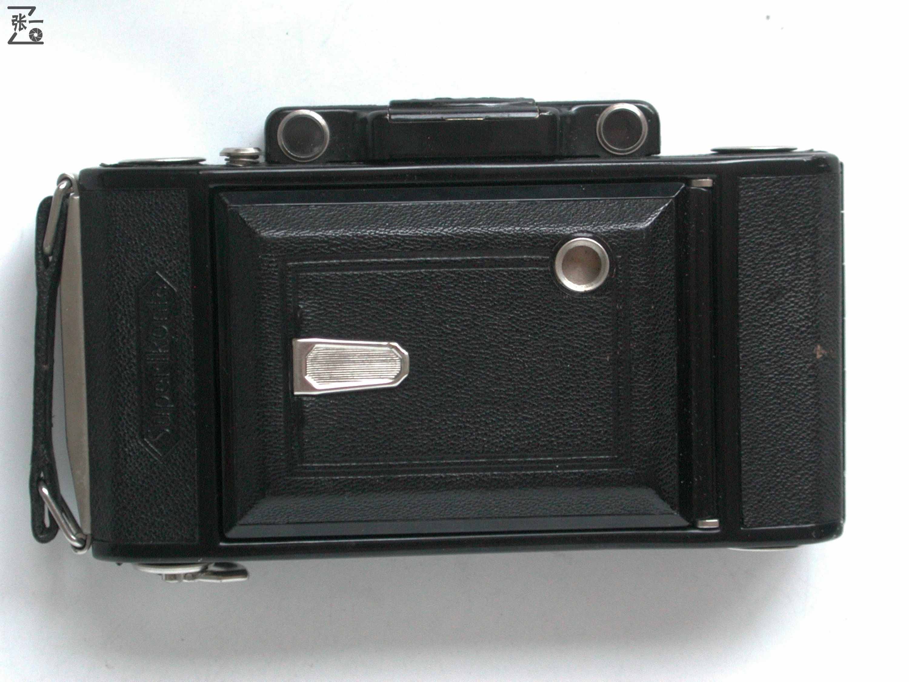 黄斑对焦的折叠皮腔相机：德国蔡司Zeiss Super Ikonta 530/2