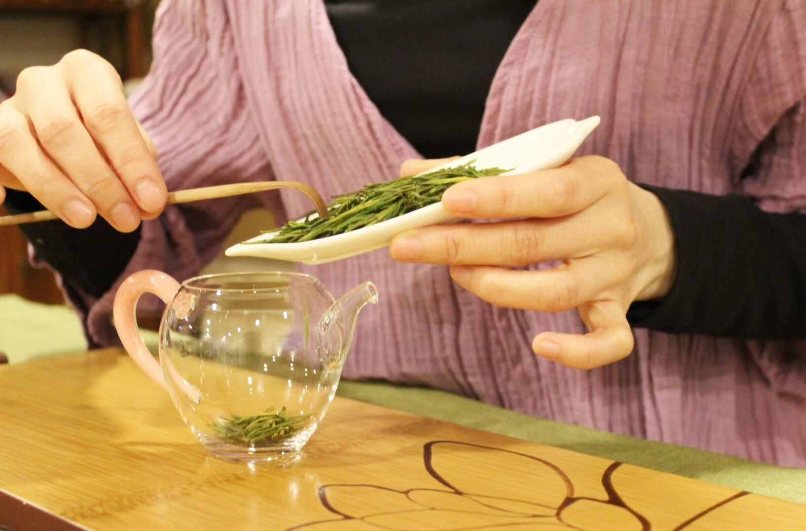 走进乾隆皇帝御茶西湖龙井，“绿茶皇后”名副其实