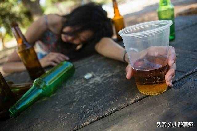 怎么能快速解酒？浓茶、蜂蜜都没用！老酒民教你几个有效的方法