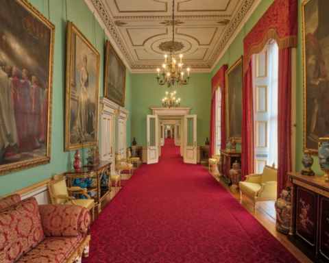 英国女王很朴素！英媒曝白金汉宫775个房间 女王仅用6个
