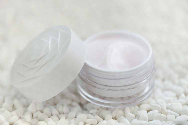 乳液和面霜到底有何区别？很多女生不知道，这样用才能有效护肤