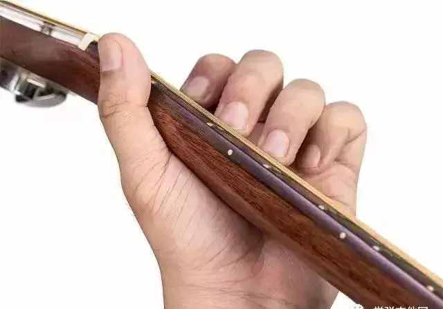 吉他：高清基础和弦指法教程图