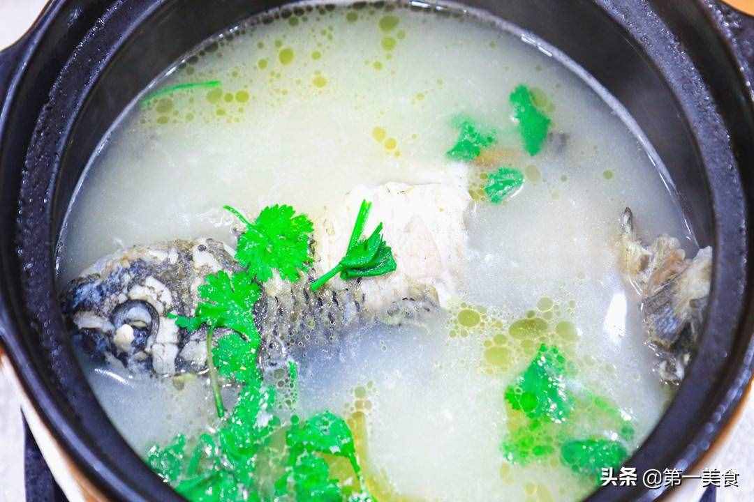 无论炖什么鱼，牢记这3点，炖出来的鱼汤又浓又白，还鲜香没腥味