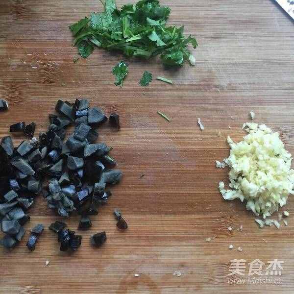 皮蛋豆腐的步骤