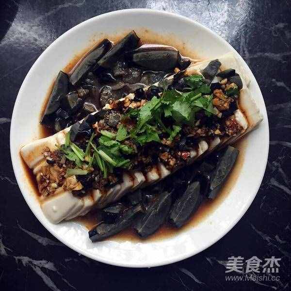皮蛋豆腐的步骤