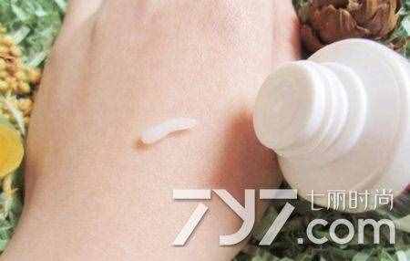 露得清护手霜怎么样 滋润效果持久而且不油腻