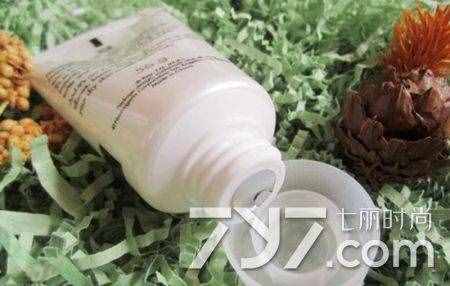 露得清护手霜怎么样 滋润效果持久而且不油腻
