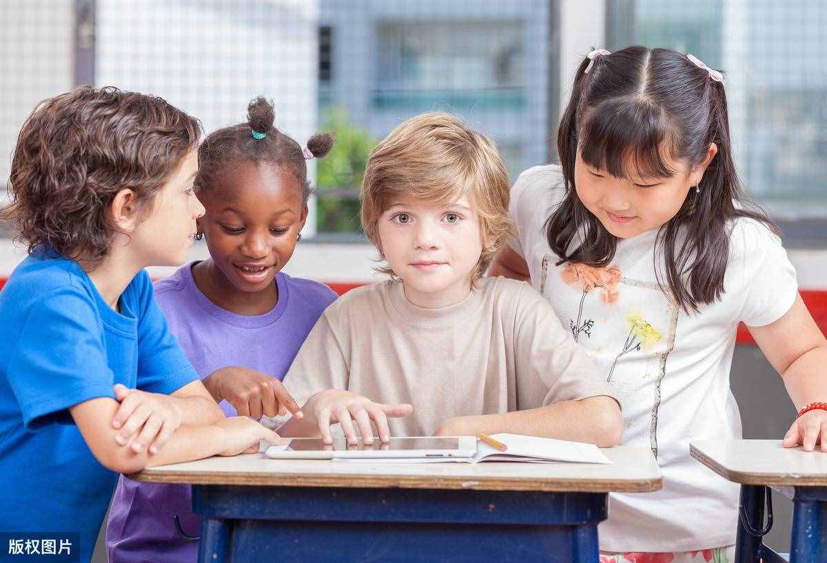 三年级课文《我们的民族小学》，写得真好，好在哪里