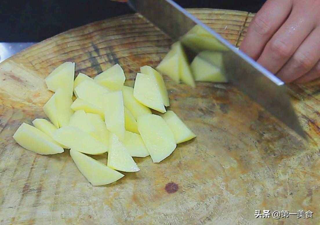 罗宋汤怎样做简单好喝，厨师长分享这几招，汤汁酸甜开胃