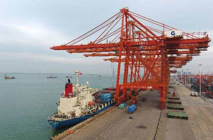 中国钦州港从传统小渔村向国际大港口迈进