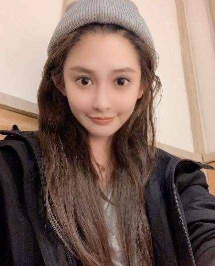 别过了25岁还不知道，涂面霜找准4个点，平价面霜也涂出抗衰效果