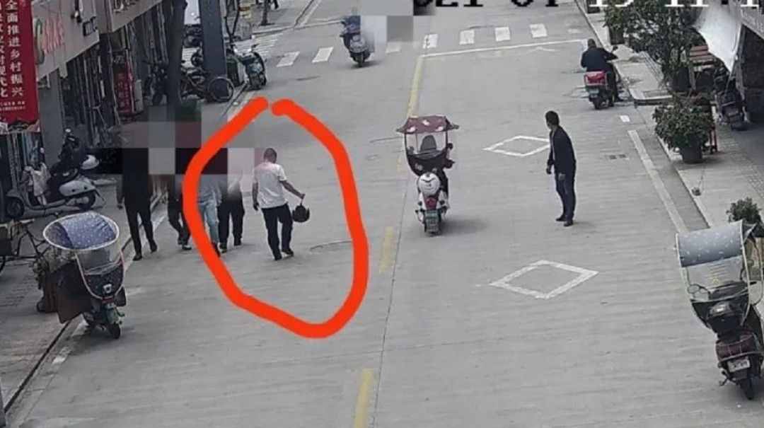 男子被警察抓了，因为吃了一道菜