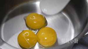 冰激凌在家就能做，食材做法都简单，干净卫生，比买的好吃