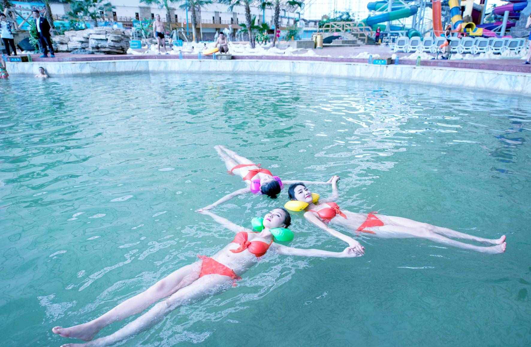 室内漂浮、黑泥美容 来死海才是过夏天