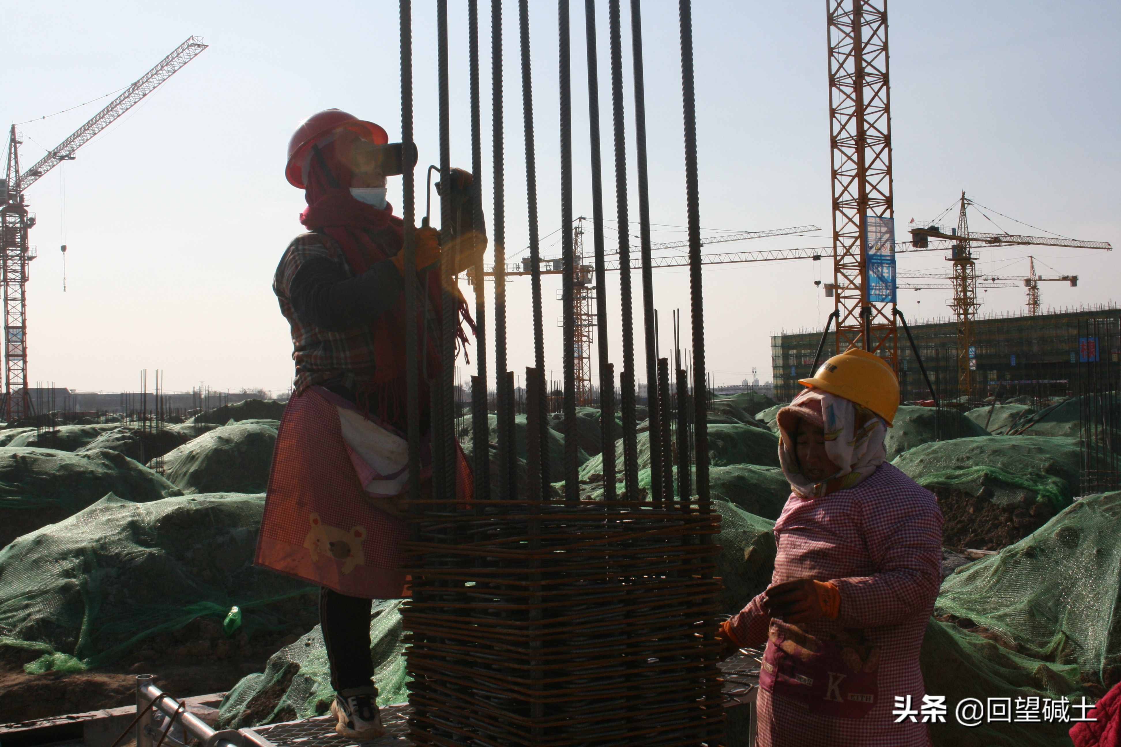 什么叫风餐露宿？ 请看这些建设者