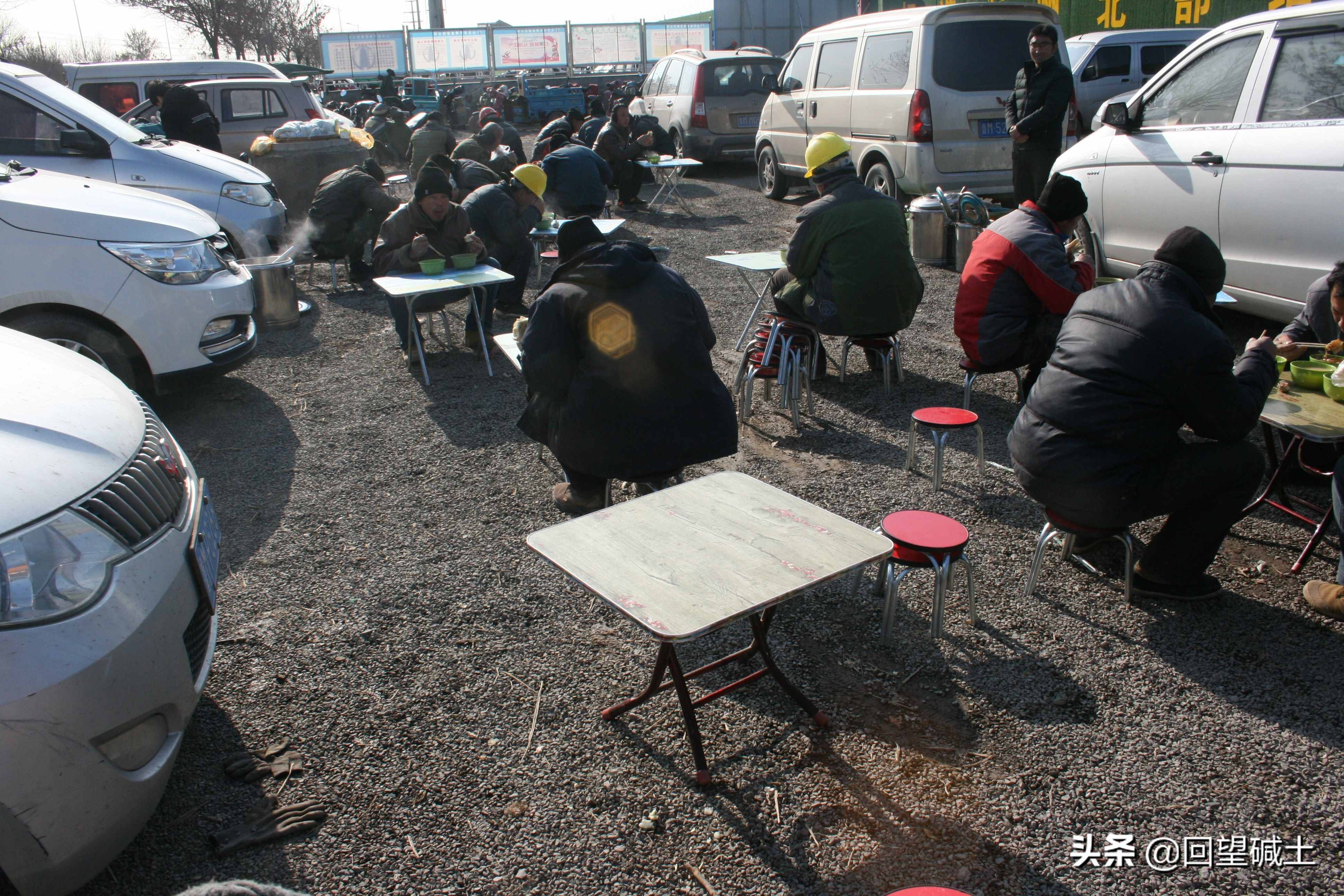 什么叫风餐露宿？ 请看这些建设者