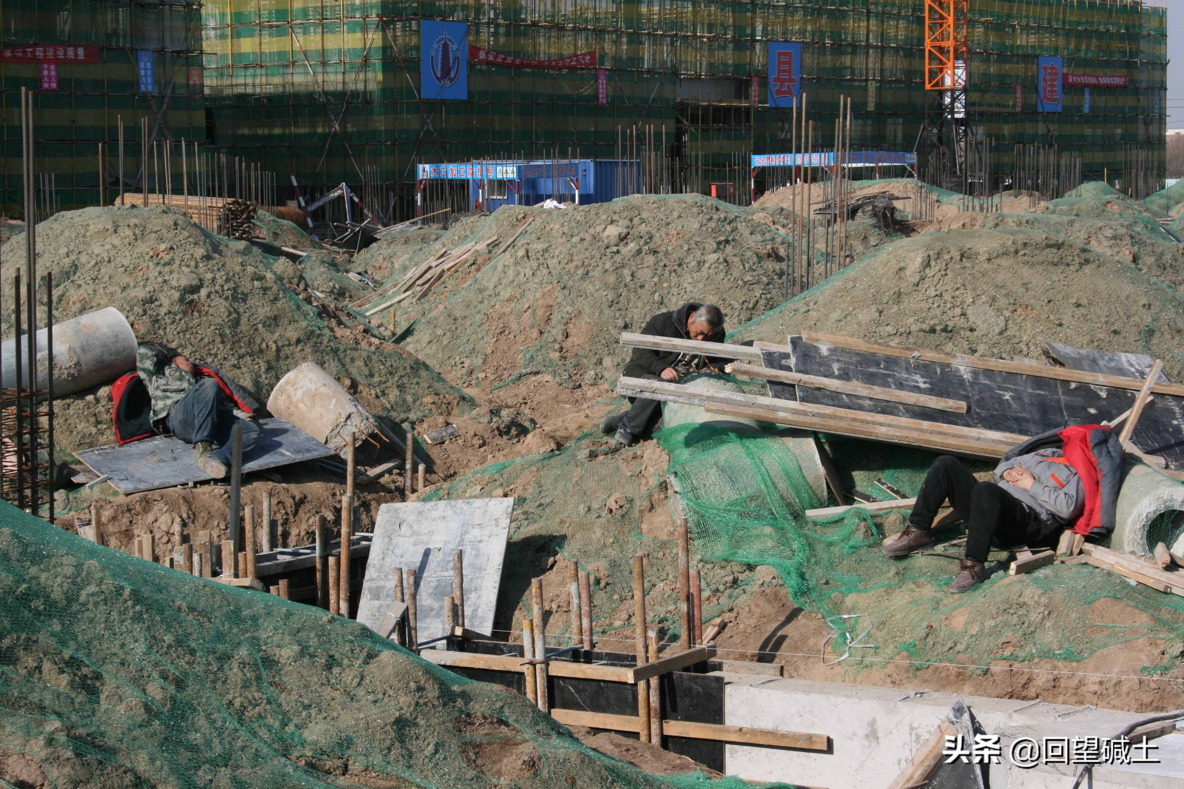 什么叫风餐露宿？ 请看这些建设者