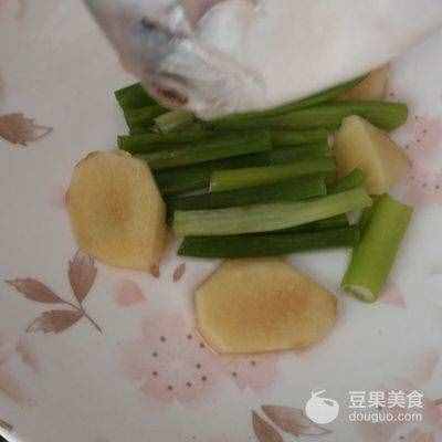清蒸平鱼的做法