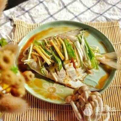 清蒸平鱼的做法