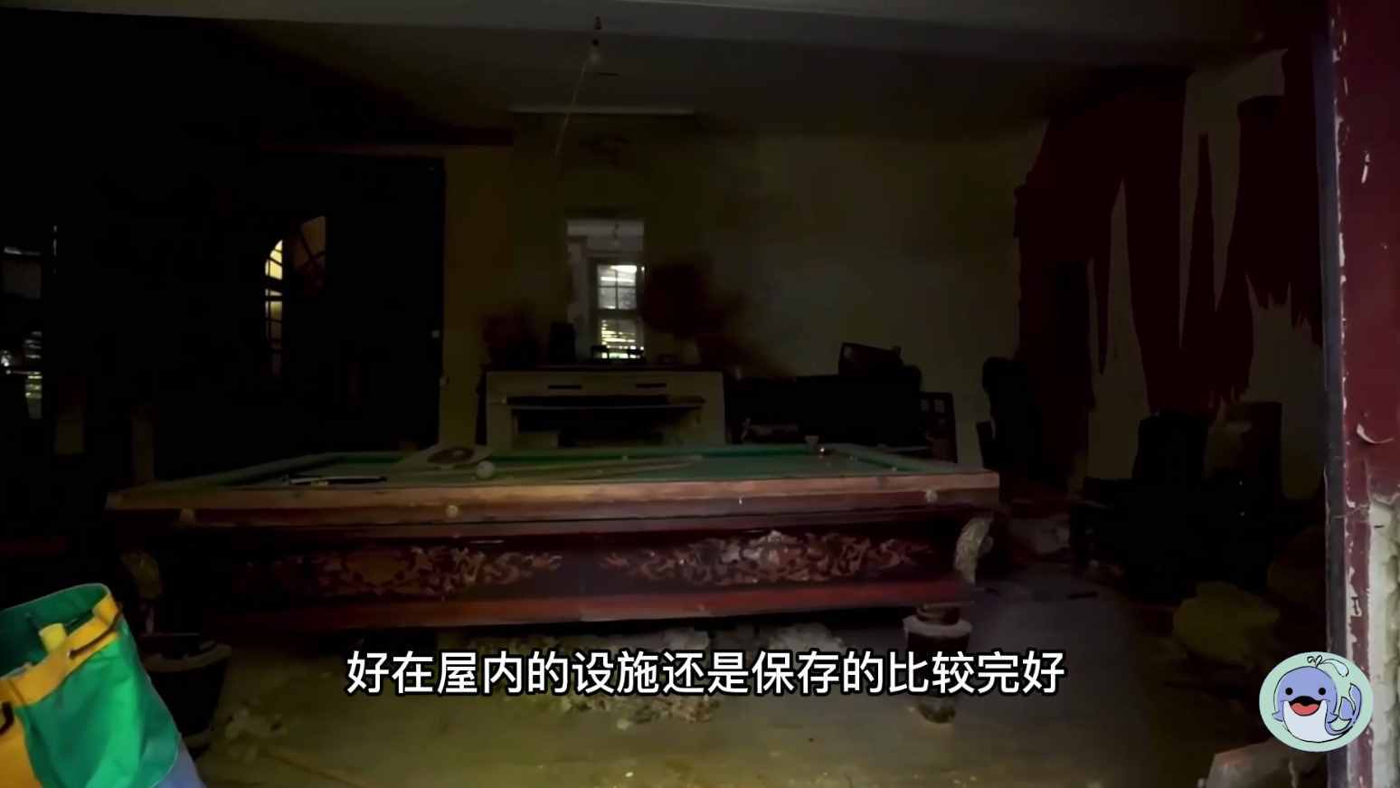 美国森林废弃38年的城堡，一位中国女性来到这里，孤独的生活