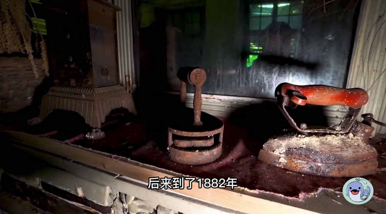 美国森林废弃38年的城堡，一位中国女性来到这里，孤独的生活