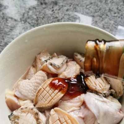 大厨教你这么做鲍鱼焖鸡，营养又好吃