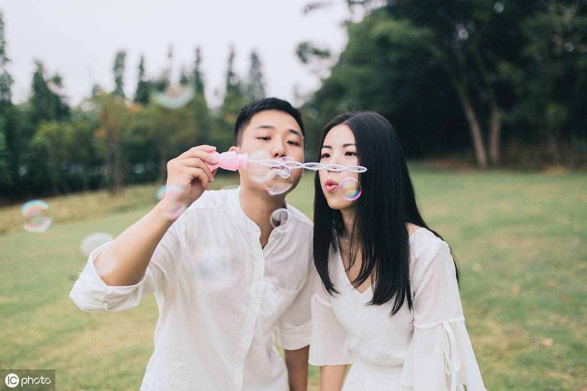 据统计：大学毕业情侣分手率为80%，毕业就分手？
